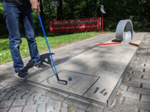 Minigolfbahn mit Looping